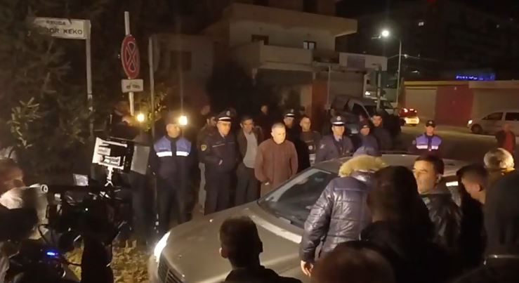 Protesta te Unaza e Re, policia shoqëron tre persona