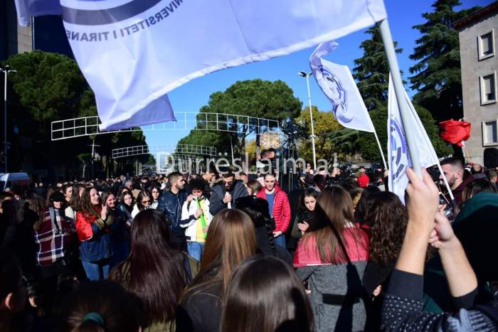 “S’ka dialog”, studentët shtojnë një pikë tjetër në listë