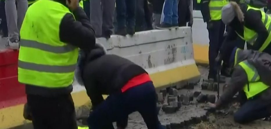 Humbet jetën një tjetër grua nga protestat në Francë