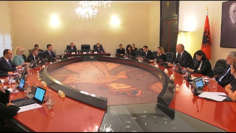 Qeveria vendos rinovimin e konvikteve