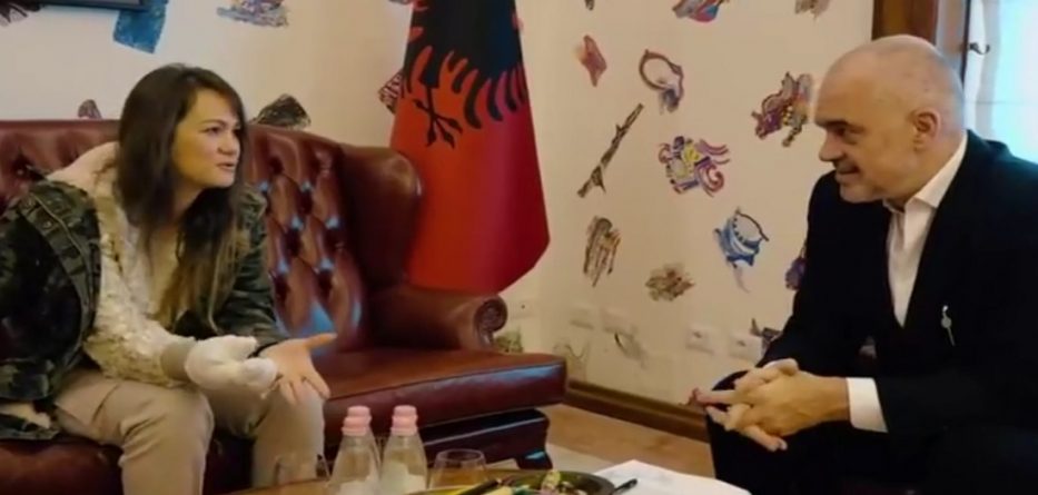 VIDEO/ Rama takon policen Ina Nuka: Mbështetje financiare për dëmtimin që pësoi në krye të detyrës