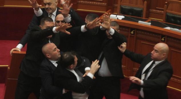 Gramoz Ruçi merr vendimin pas incidentit me Ramën në Kuvend