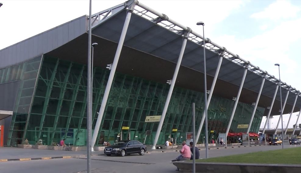 EMRI/ Shqiptari i dënuar për vrasje ekstradohet nga Greqia