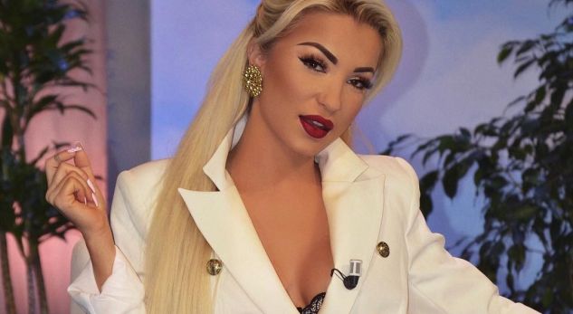 Roza Lati do të bëjë fëmijë, kërkon ndihmë nga fansat (VIDEO)