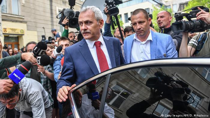 Surrati i komunizmit jeton akoma