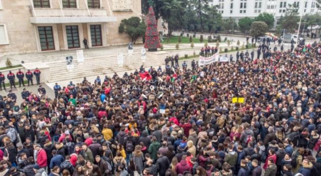 Nga Teatri tek studentët: Shqipëri 2018, viti i protestave