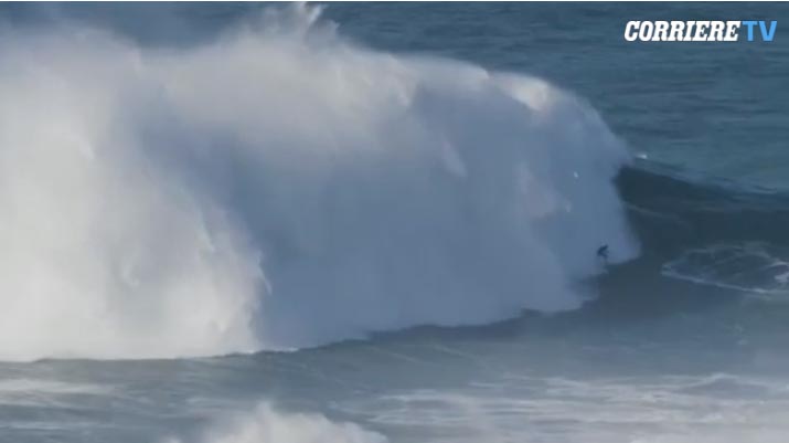 Sërfisti kalon dallgën monstruoze më e larta e të gjitha kohërave