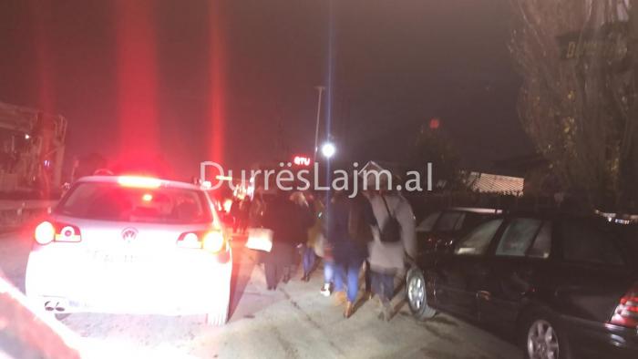 Dyndje e jashtëzakonshme drejt QTU-së, Tirana e Durrësi bllokohen me orë në trafik (FOTO+VIDEO)