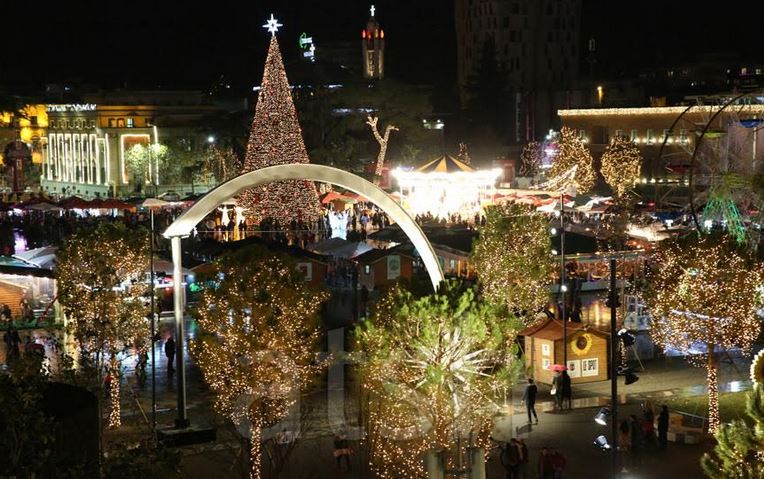 “Corriere della Sera” jehonë Tiranës: Destinacion për festat e fundvitit