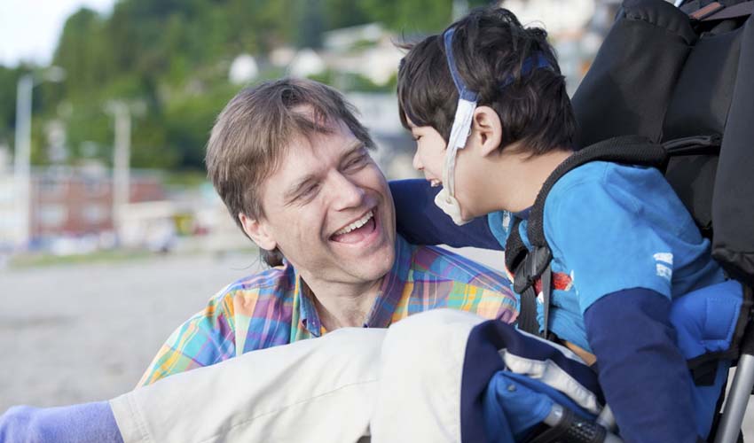 8 gjëra që nuk duhet t’ia thoni kurrë prindërve të fëmijëve me aftësi të kufizuara