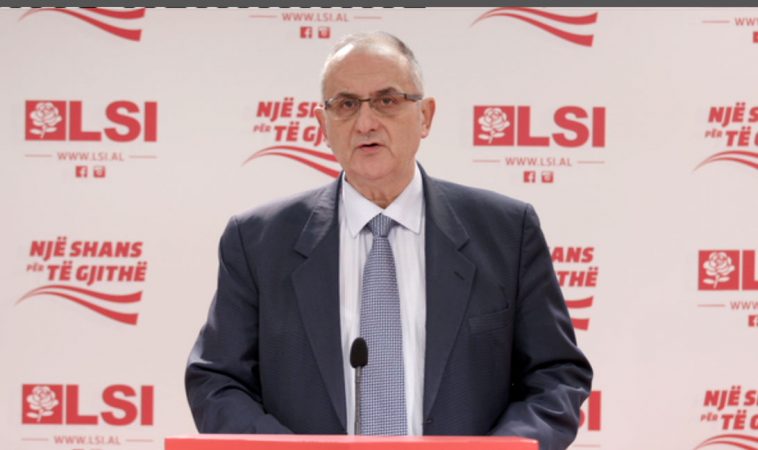 Vasili-mazhorancës: Jeni me Ramën apo me studentët, rrugë të tretë s’ka!