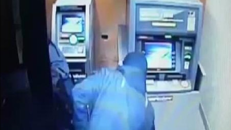 Grabitet një bankomat në Vorë
