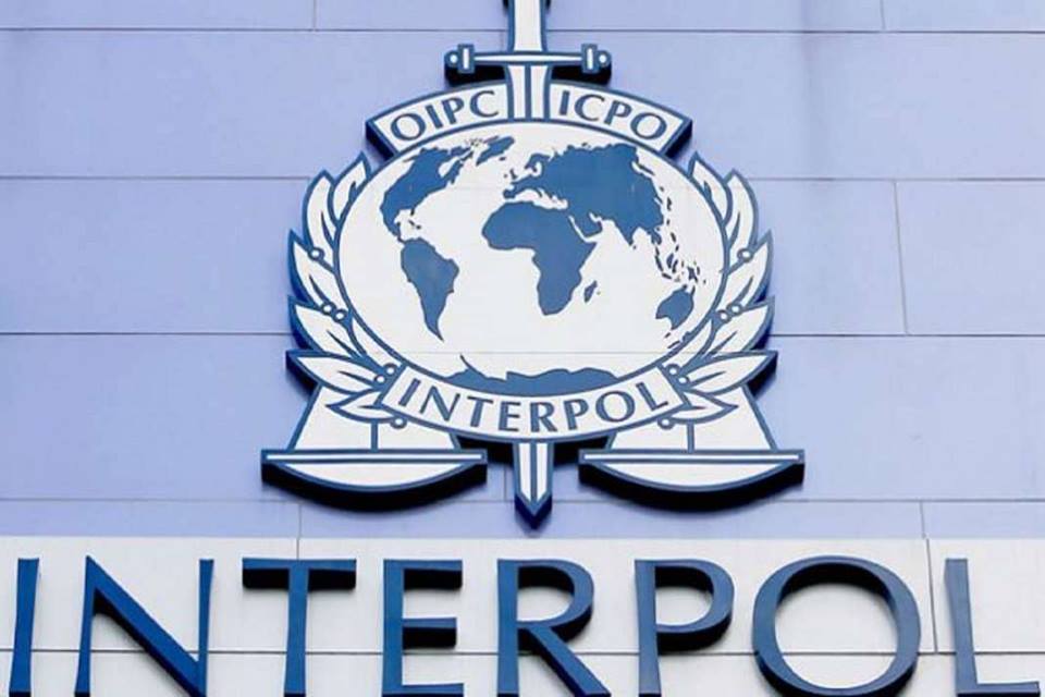 Interpol Tirana ekstradon nga Franca shqiptarin vrasës, përcjell një tjetër për Itali