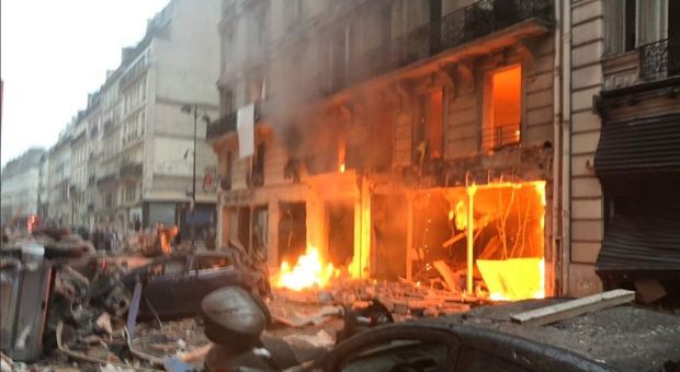 Shpërthim i fortë në qendër të Parisit