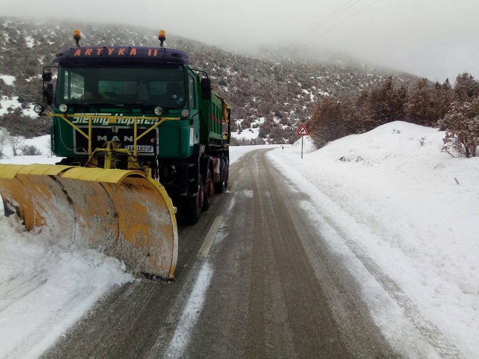 Situata nga dëbora në vend, ARRSH: Në disa zona trashësia 1 metër