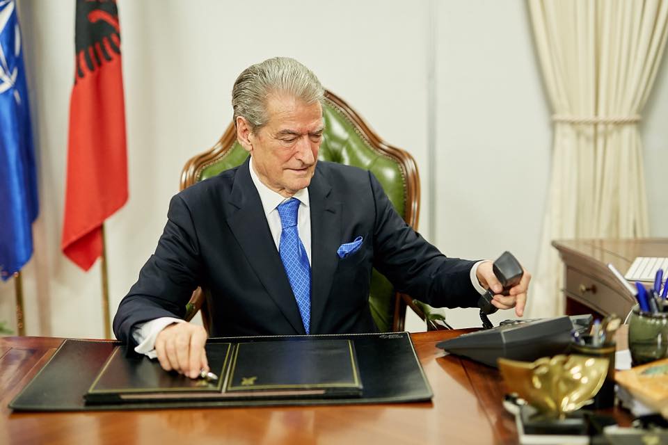 Berisha publikon mesazhin: Studentët votojnë masivisht për bojkot