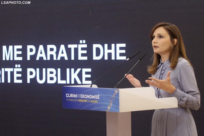 Deputetja Tabaku skanon PPP-të: Të gjitha janë korruptive
