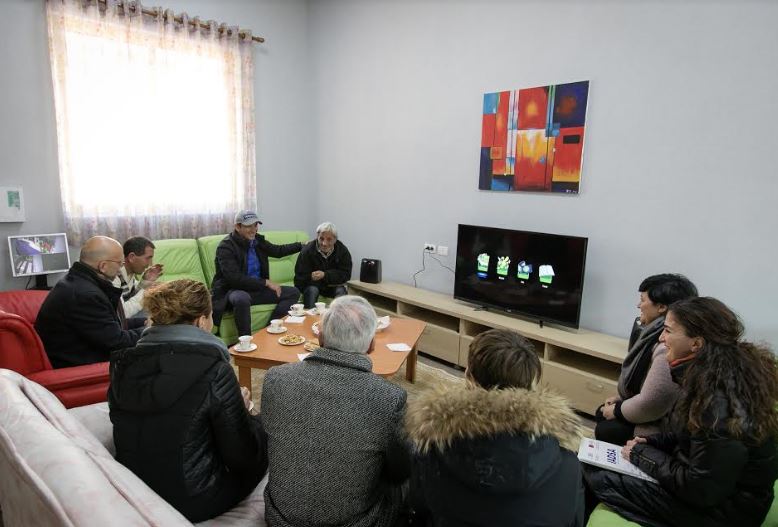 Bashkia e Tiranës hap një strehëz të re për njerëzit në situatë rruge