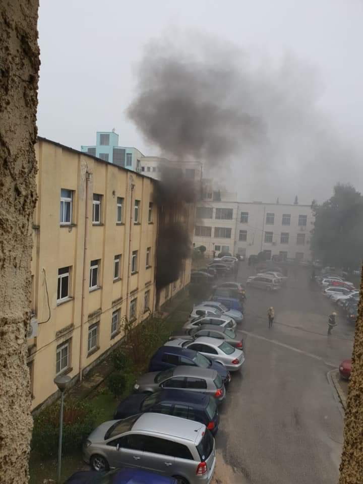 Shpërthen transformatori elektrik, zjarr në Universitetin Bujqësor