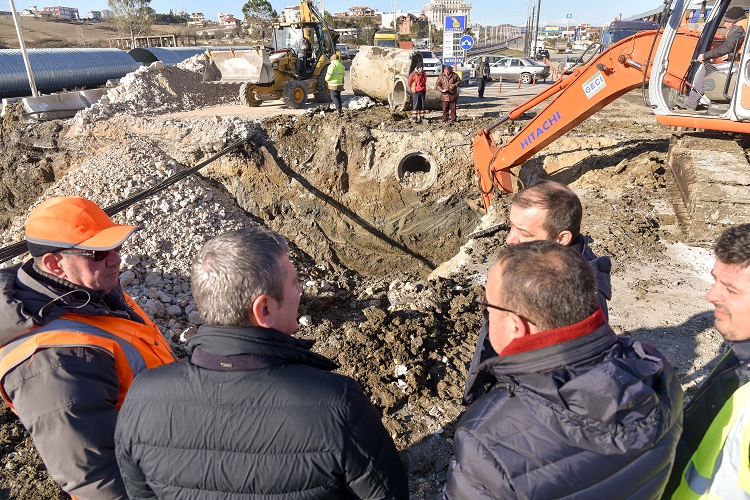 Gjiknuri e Qendro inspektojnë ndërhyrjen në autostradën Tiranë-Durrës