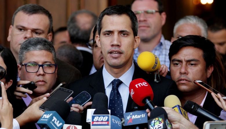 Presidenti i vetëshpallur i Venezuelës nën hetim për cënim të paqes