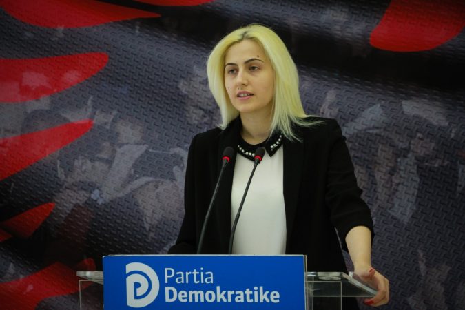 PD sulmon Ramën për vilën në Surrel: Përdor gruan si “mburojë”