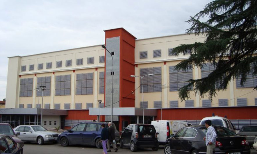 Vdes nga fruthi foshnja nga Durrësi; U infektua dy javë më parë në spital