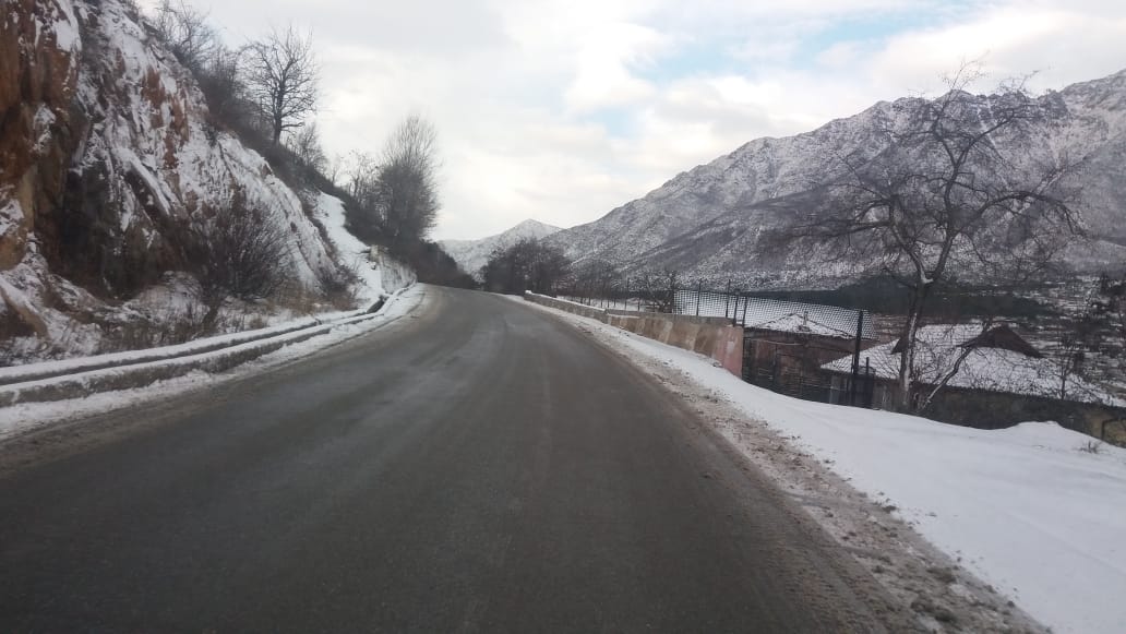Shqipëria mbulohet nga dëbora, ARRSH tregon akset problematike ku duhet të bëni kujdes