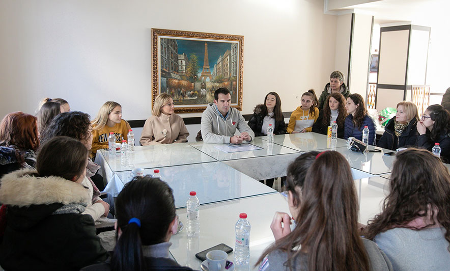 Veliaj, studentëve: Godinat e reja do të jenë gati në tetor