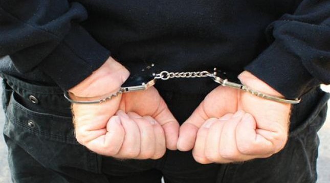 Ishte në kërkim për plagosje, kapet 18-vjeçari