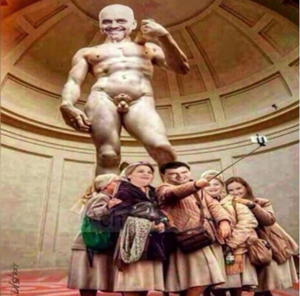 Qesharak! Karnaval-Kryeministër!