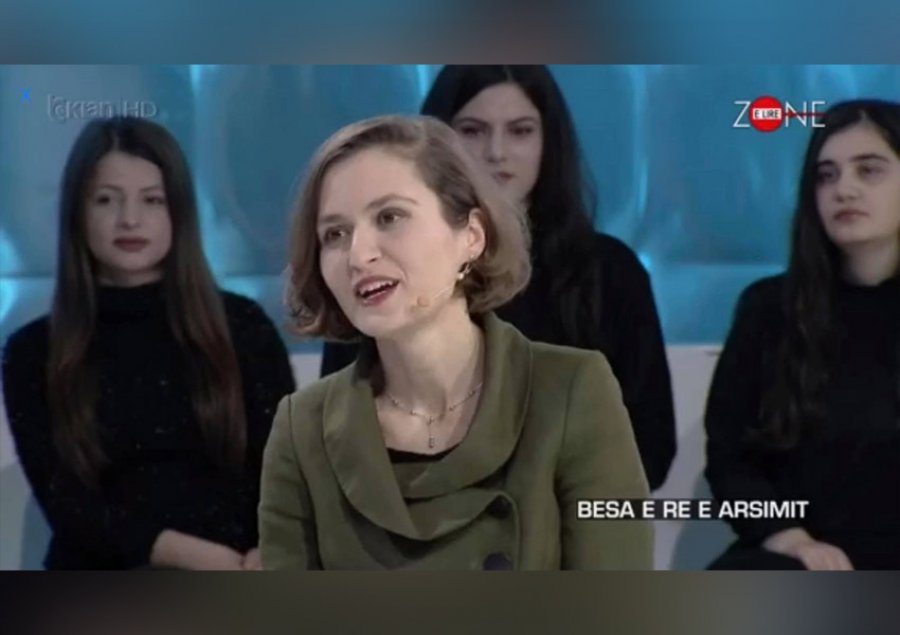 Arian Çani tallet dhe e turpëron ministren e re të arsimit