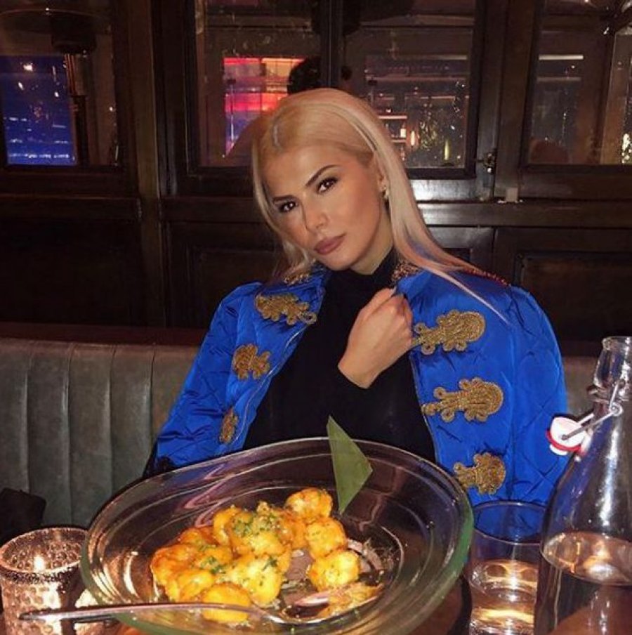 Çmenduria e Marina Vjollcës për një xhup, që kushton sa një makinë! (FOTO)