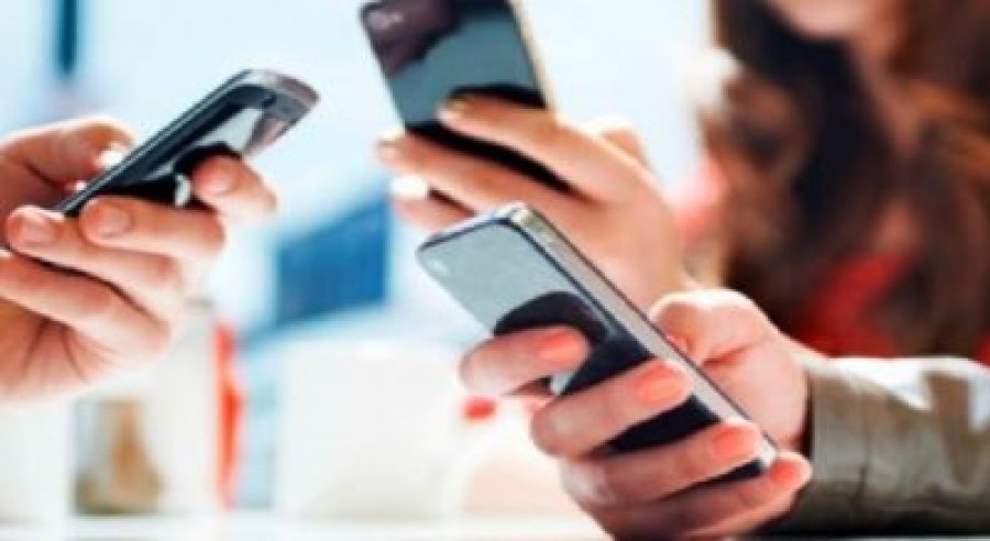 Kjo shenjë e horoskopit ka varësi ndaj telefonit