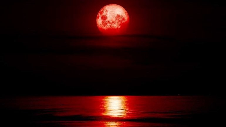 Në 20 janar ngrini sytë nga qielli për Super Hënën e përgjakur