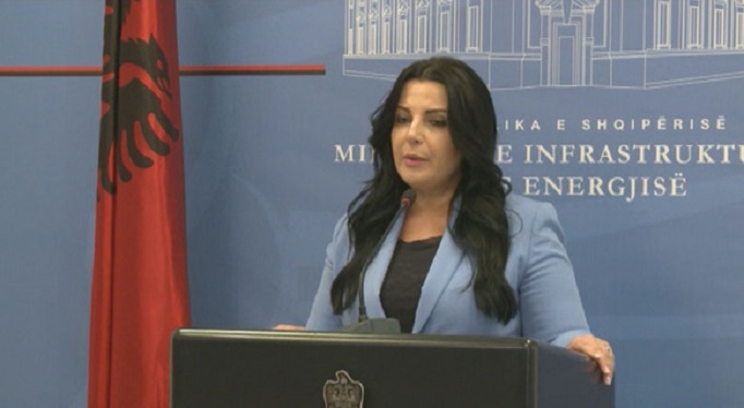 Ministrja Balluku: Kontratat e HEC-eve në skaner!
