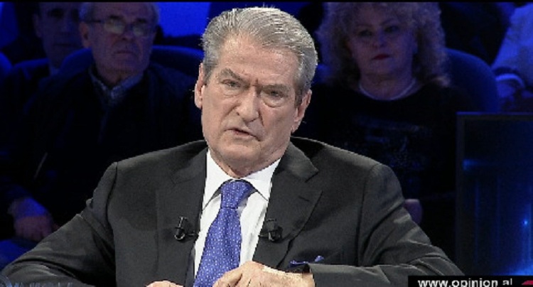 Si i komenton Berisha akuzat e Topallit për Bashën