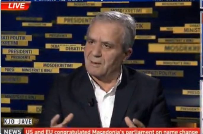 Ish-ministri i Jashtëm: Cakaj thjesht një maskë, është shumë i vogël!