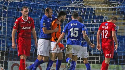 Çmenduria e mbrojtësit, barazon rezultatin dhe pret penalltinë (VIDEO)