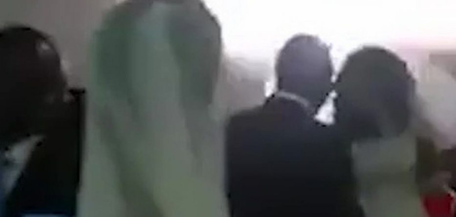 Kur në ceremoninë martesore të vjen e dashura…(VIDEO)