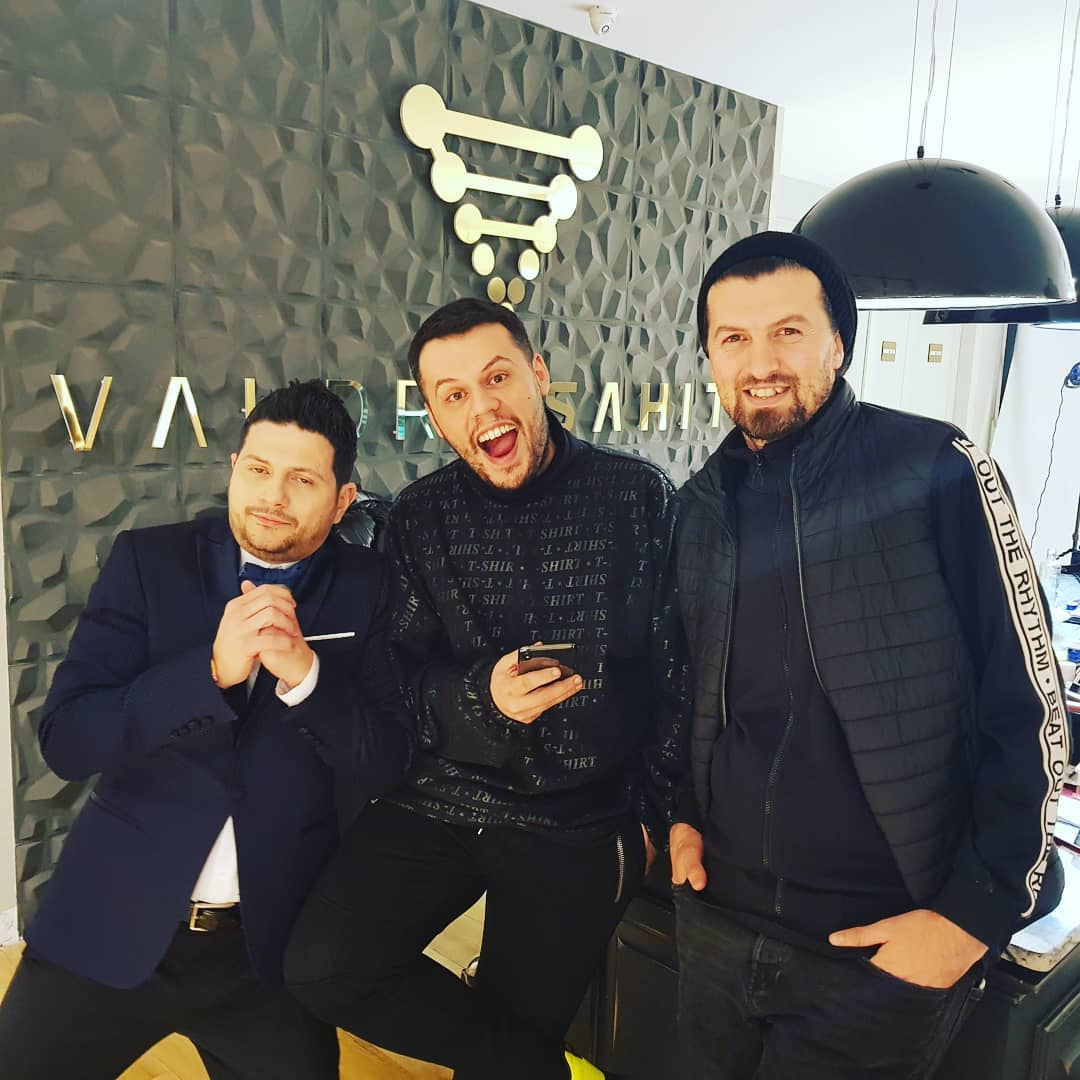 Shfaqet më në fund Elvana Gjata