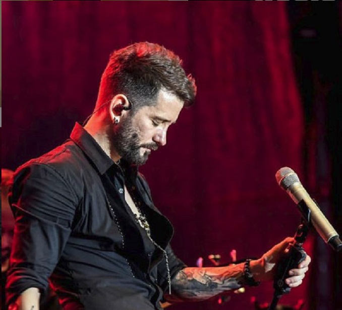 Ditë zie për Eugent Bushpepën, humb të atin në aksident