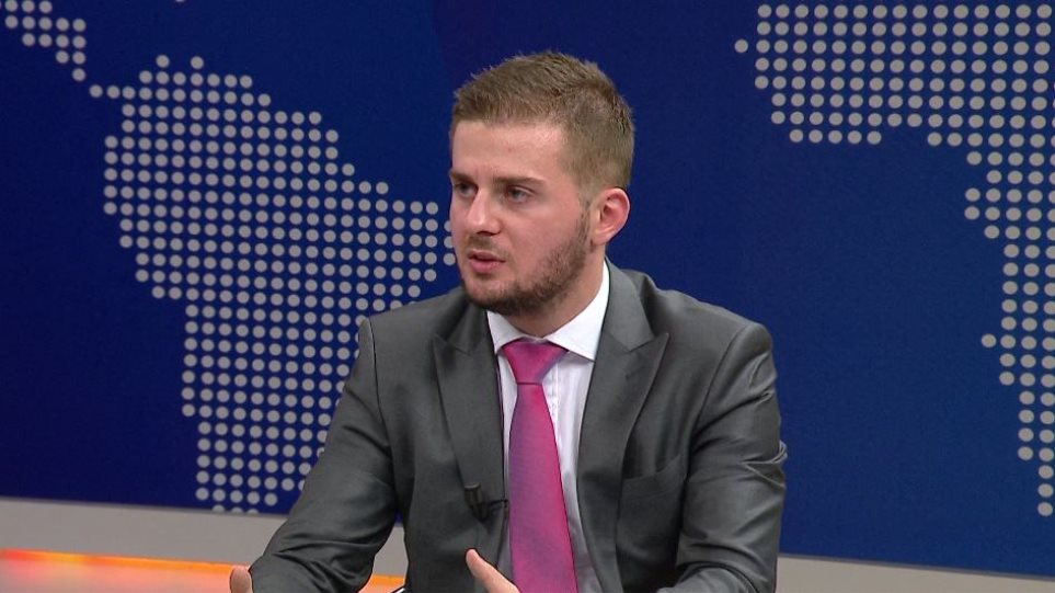 Mediat greke për Gent Cakajn: Vetëm 30 vjeç dhe kosovar, ministri i ri i Jashtëm i Shqipërisë