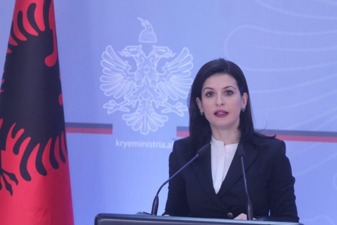 “Punësime partiake në burgje”, Gjonaj i kërkon VOA-s të verifikojë dosjet