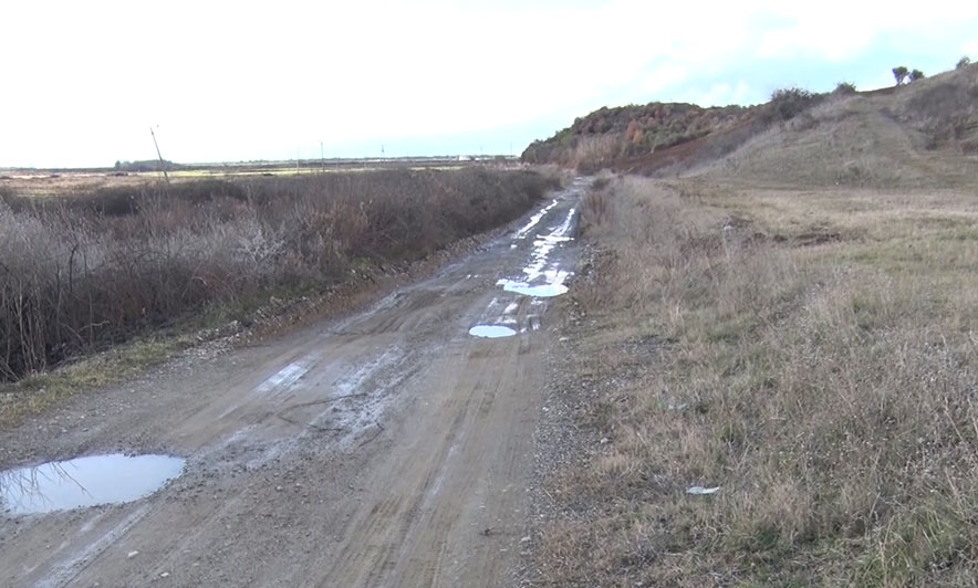 Mungesë e rrugëve, banorët e fshatrave të Rrogozhinës dalin në protestë