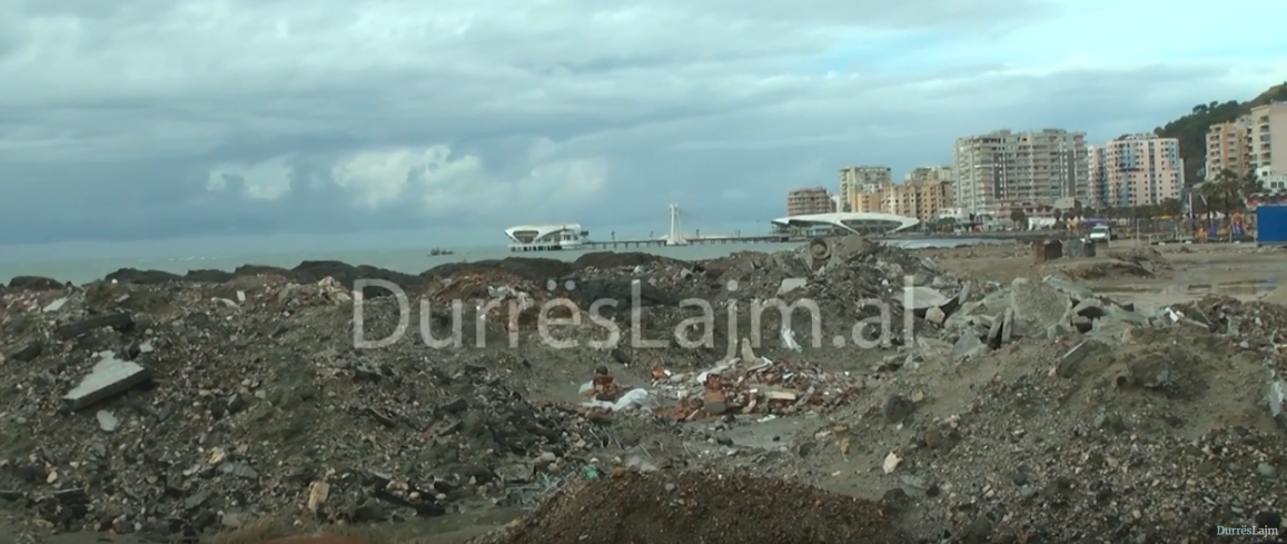Mbetjet urbane “pushtojnë” gjatë natës shëtitoren “Taulantia” (VIDEO)