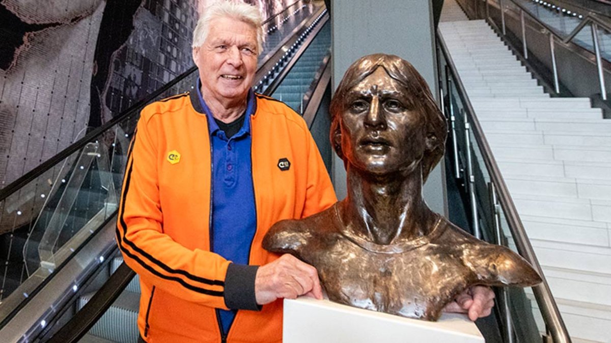 Johan Cruyff “skalitet” përjetësisht në stadiumin e Ajax-it
