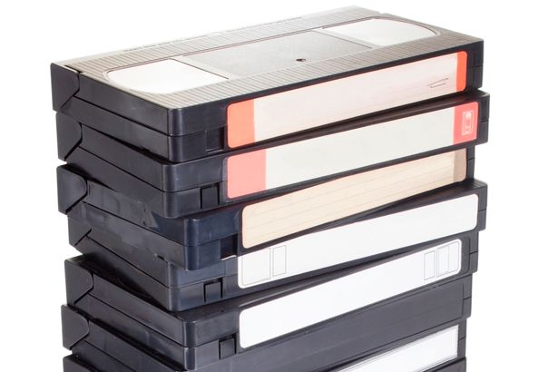 Pëson traumën e jetës kur pa prindërit në filmin për të rritur