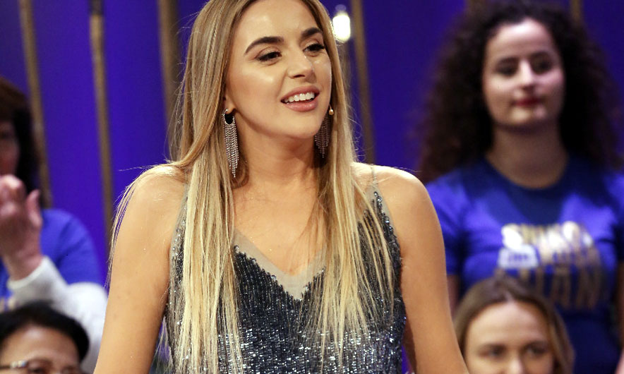 Dikur mikesha por Kejsi Tola thotë se kësaj këngëtareje nuk i ndrit ylli