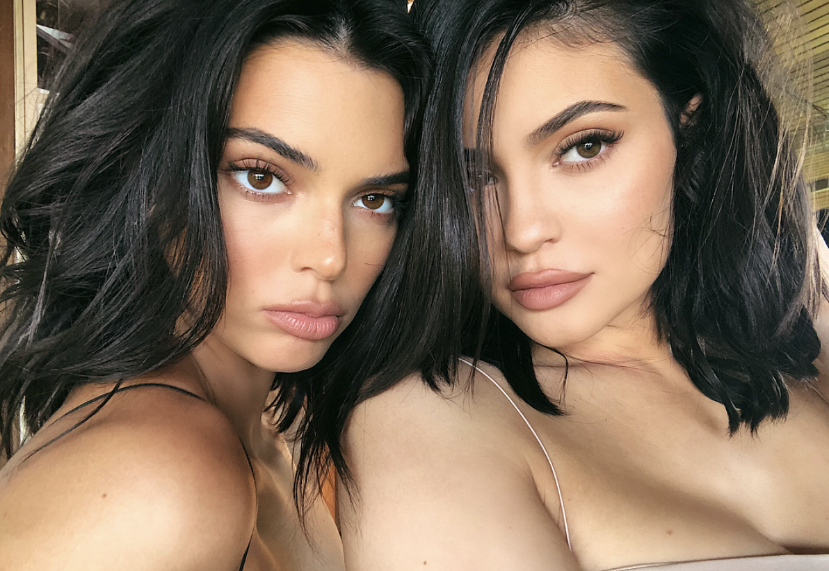 Pasuria fut në sherr motrat Kendall dhe Kylie Jenner